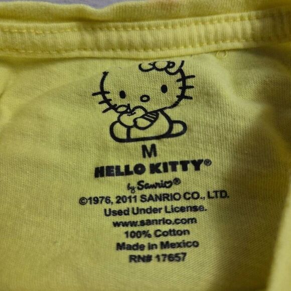 Hello Kitty Rainbow shirt M - Picture 4 of 4